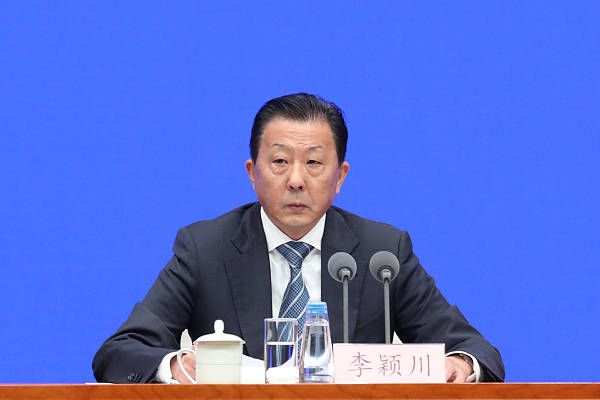 在2023年的赛事全部结束后，国米已经将注意力转向了续约球员，其中迪马尔科和姆希塔良的续约都已经接近完成，预计国米会在今天进行官宣。